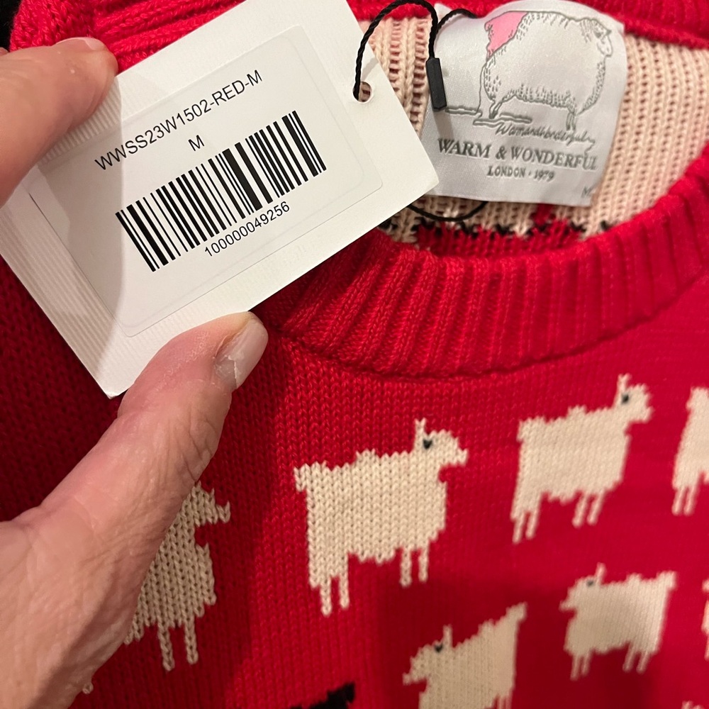 Red Sheep Pattern Sweater - Picture 4 of 6